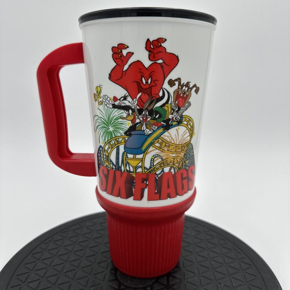 VTG 1990 Looney Tunes Six Flags Riding Roller Coaster
